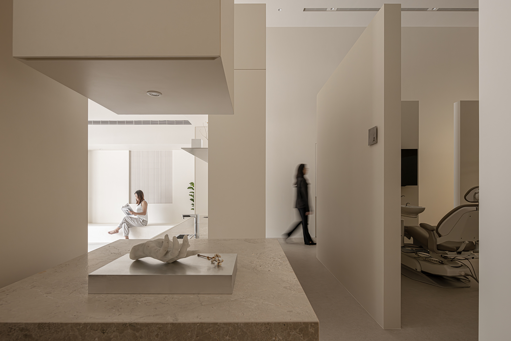 重塑空间,轴线与人的关係,打造艺廊般的牙医诊所丨大向设计Dimension Design-12