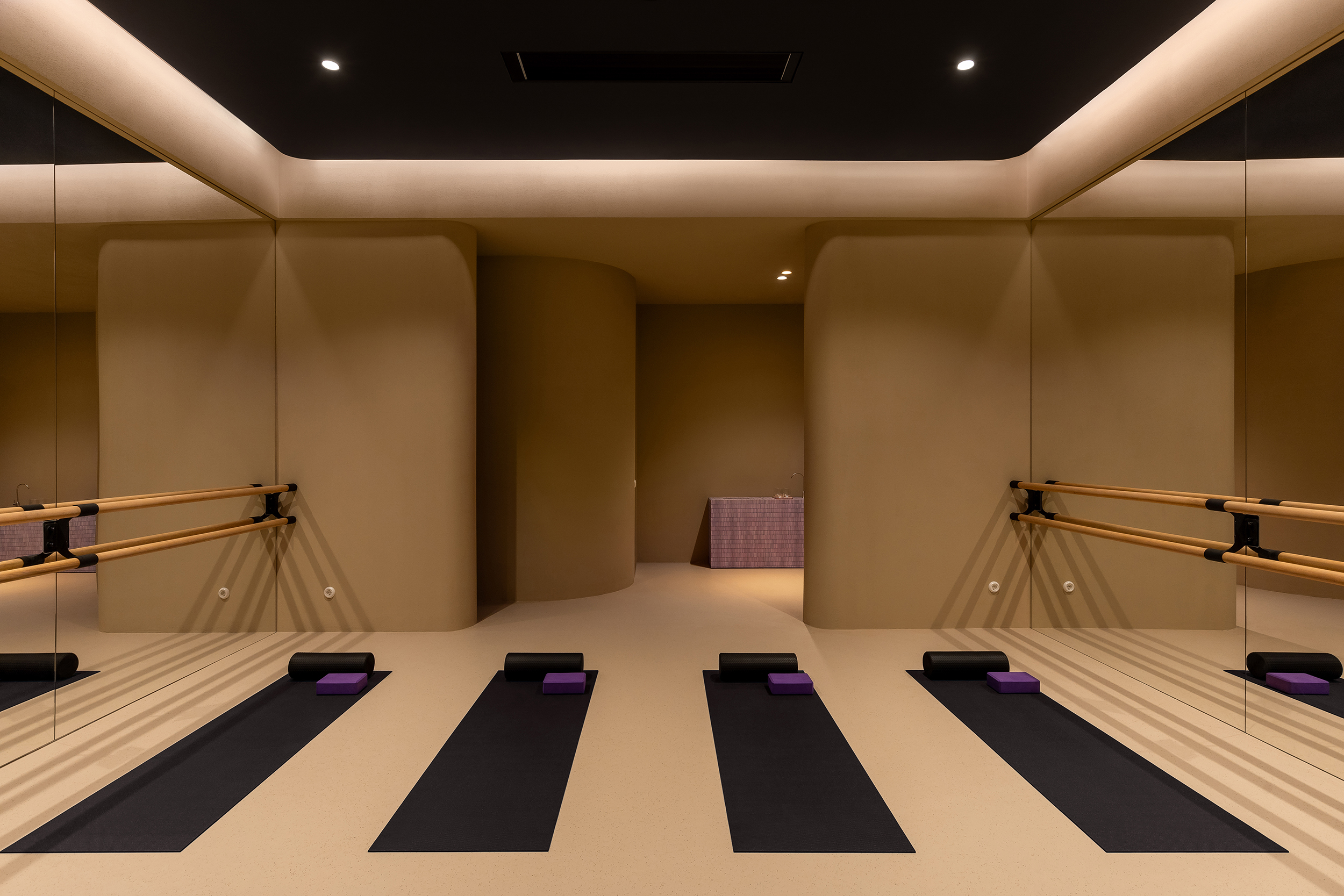 整体瑜伽工作室丨乌克兰基辅-50