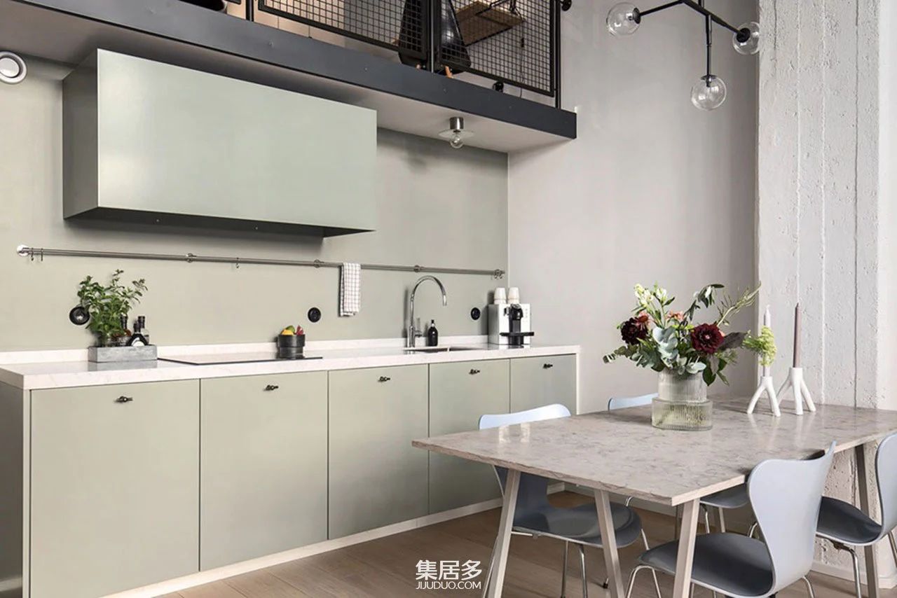 斯德哥尔摩小而时尚的单色阁楼丨瑞典斯德哥尔摩-16