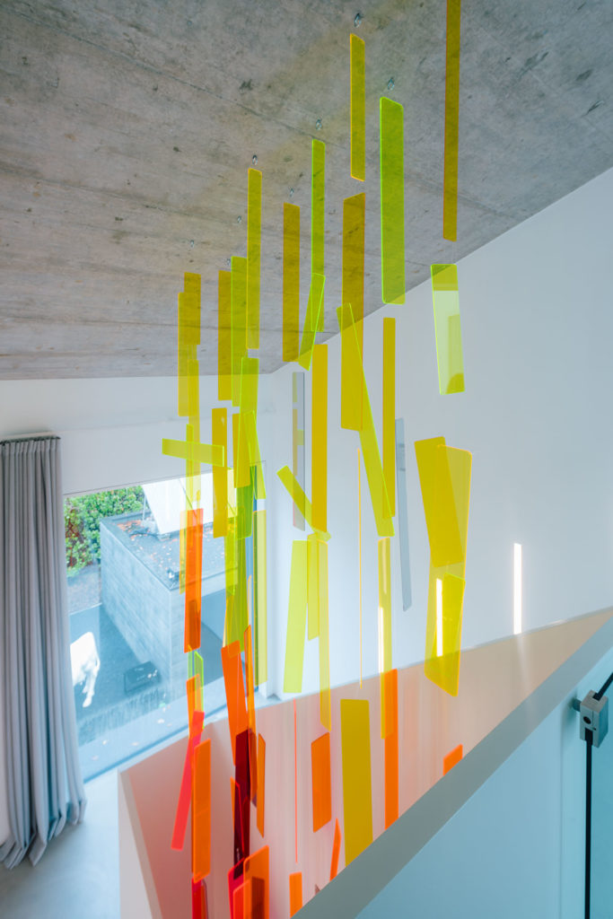 色彩螺旋楼梯,自然元素与建筑设计的完美融合-20