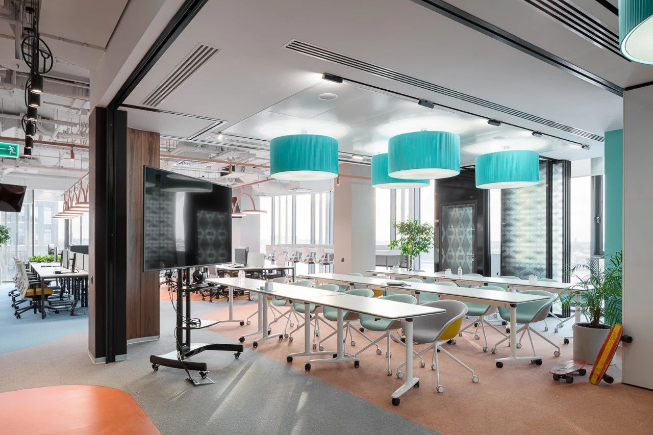 美学聚场娱乐办公设计-16