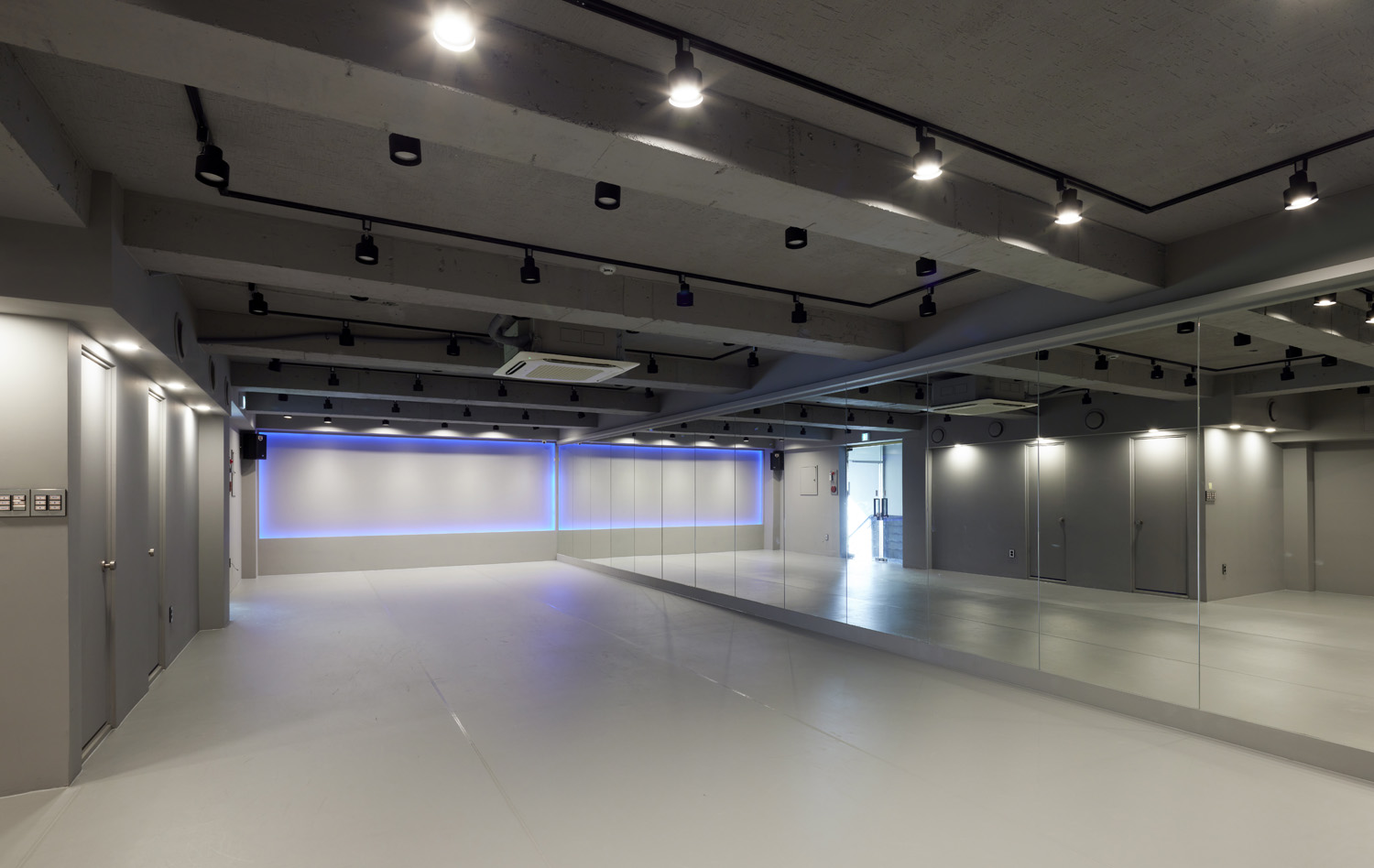 "韩国 Star 舞蹈学院 | 极简干净的 35 平米舞蹈教室设计"-6