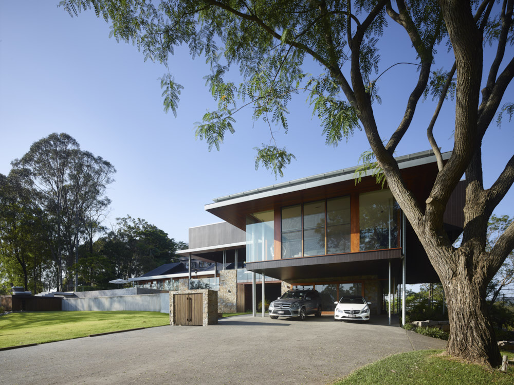 鹿 hurst 别墅 | 现代主义倾向的透明与坚实之作-2