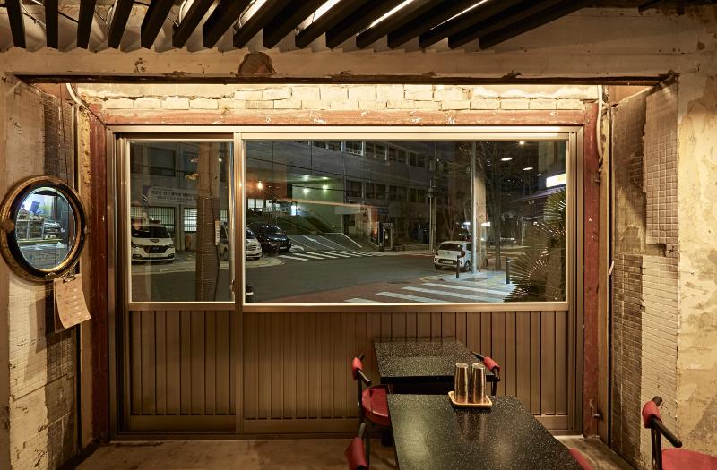 复古 9 平小食堂，重拾现场感的设计佳作-12