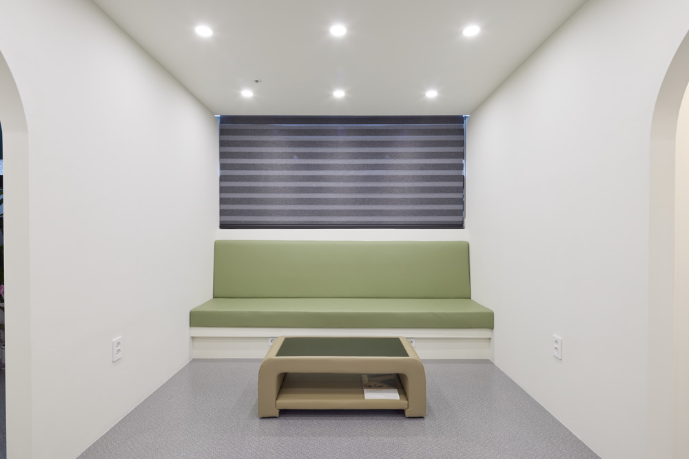 白色简约 30 平米书房设计-11