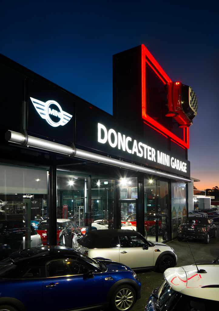 Doncaster 宝马 MINI 中心_高科技环保设计-9