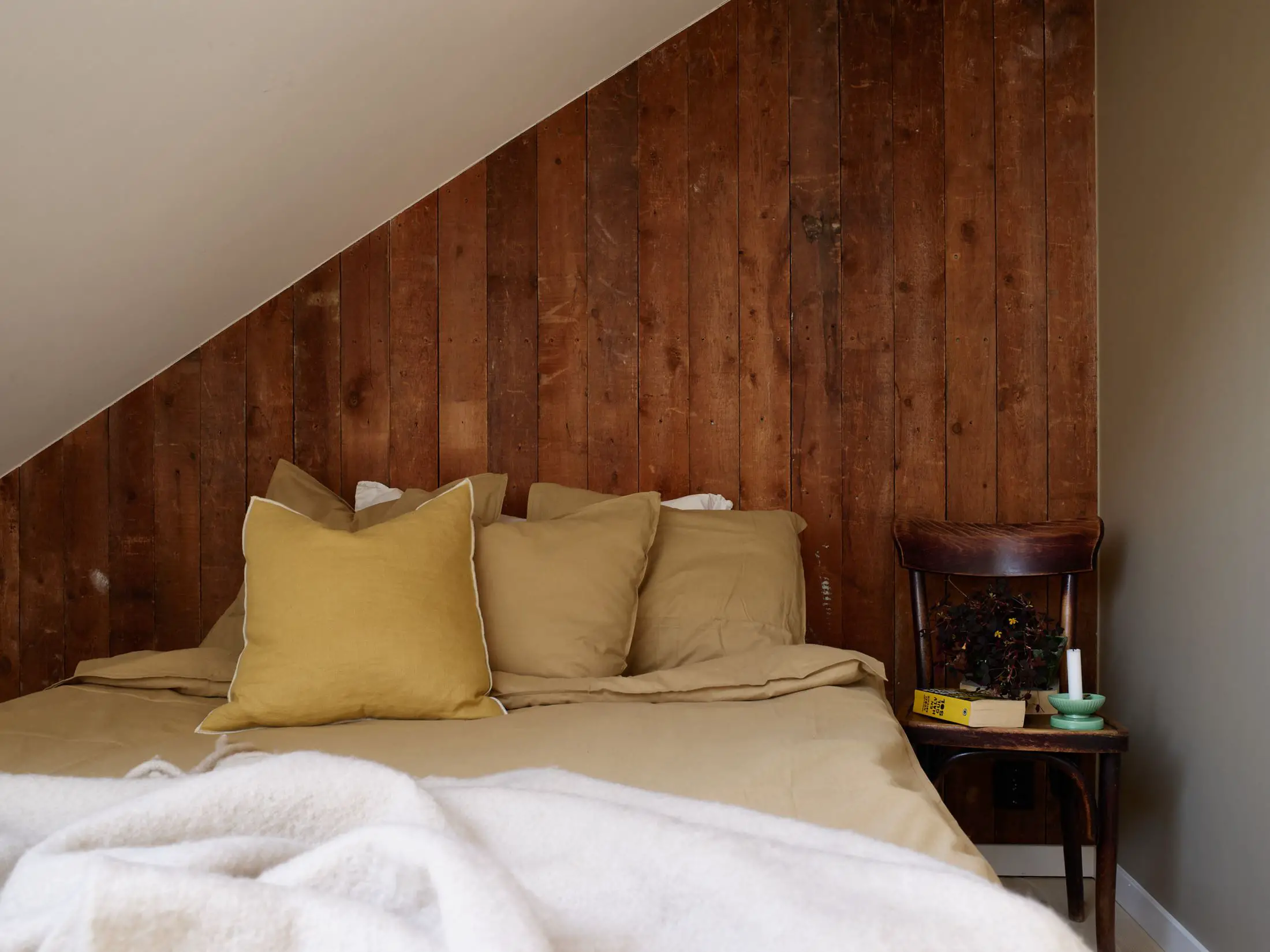 瑞典历史建筑中独特的阁楼公寓-14