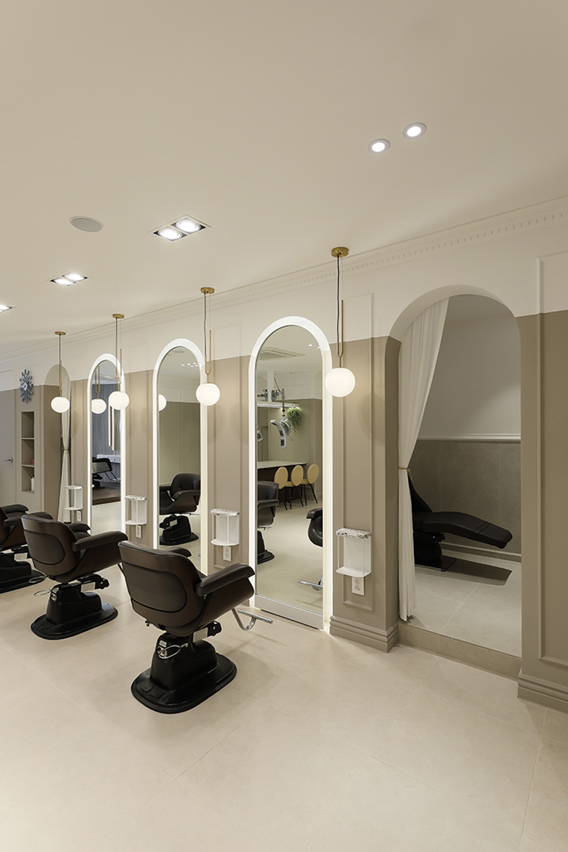 简约时尚的 38 平米美容院设计-13