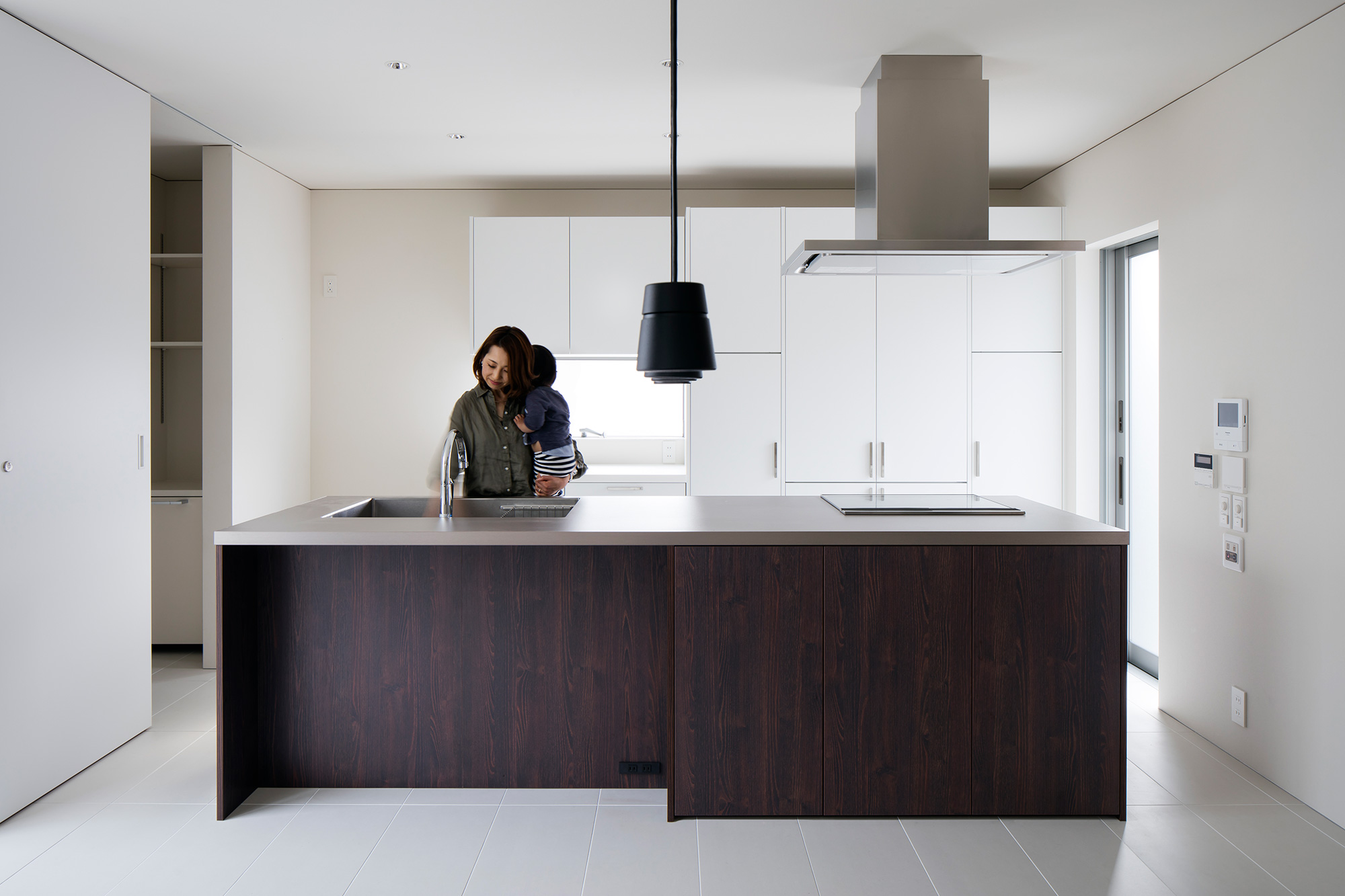 奈良古村中的现代私密住宅-11