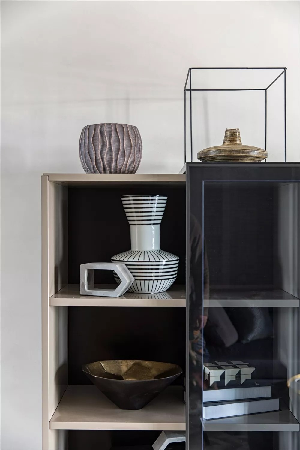 长江绿洲上的现代简约风精装房改造-8