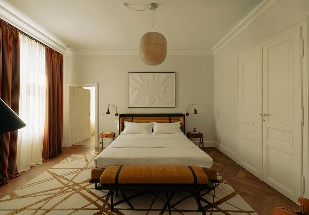 华丽的维也纳公寓,带有红色厨房和复古家具-19