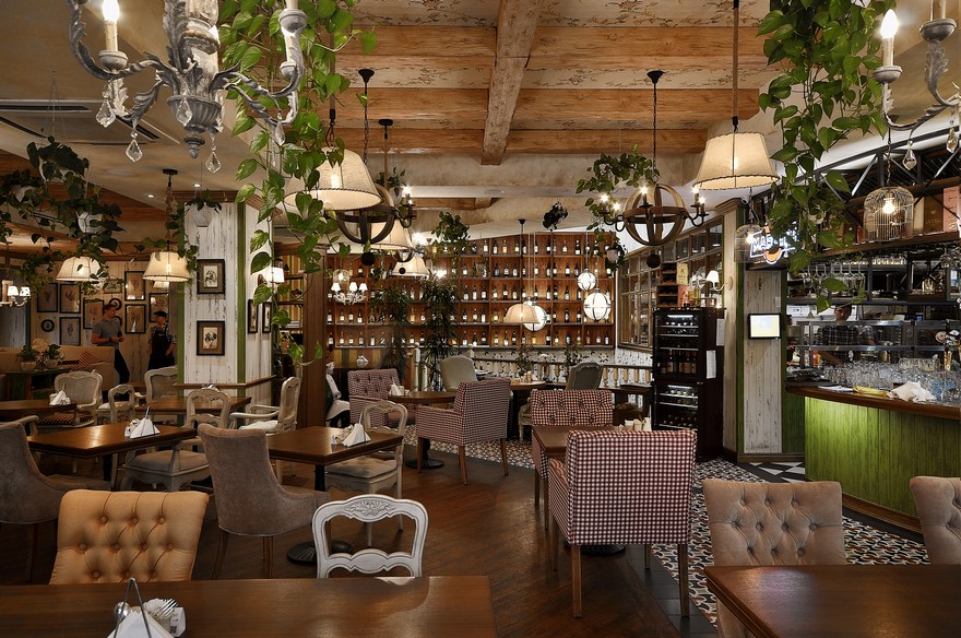 Family Italian Restaurant Chipolucho by ALLARTSDESIGN-13