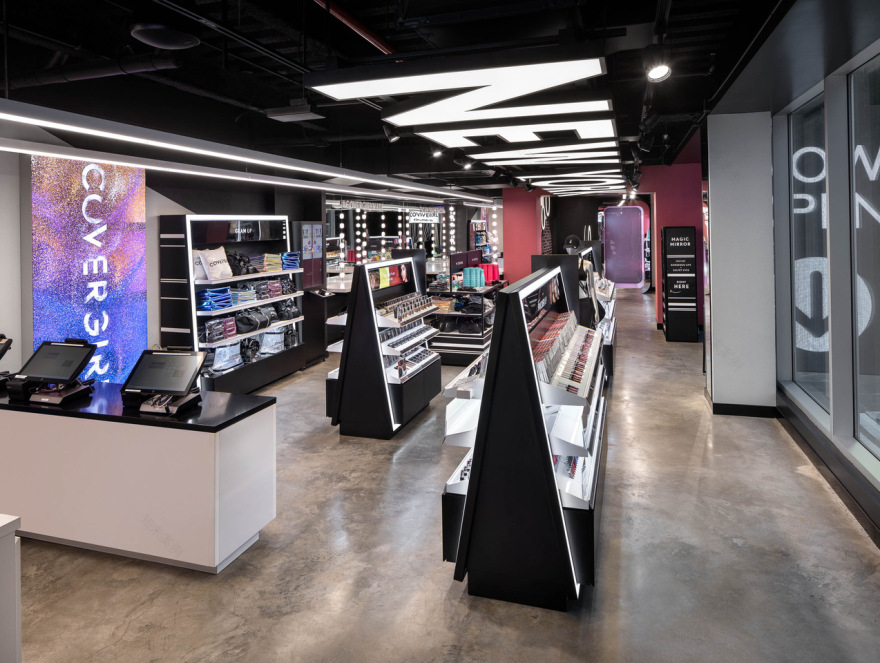 COVERGIRL 纽约时代广场旗舰店-8