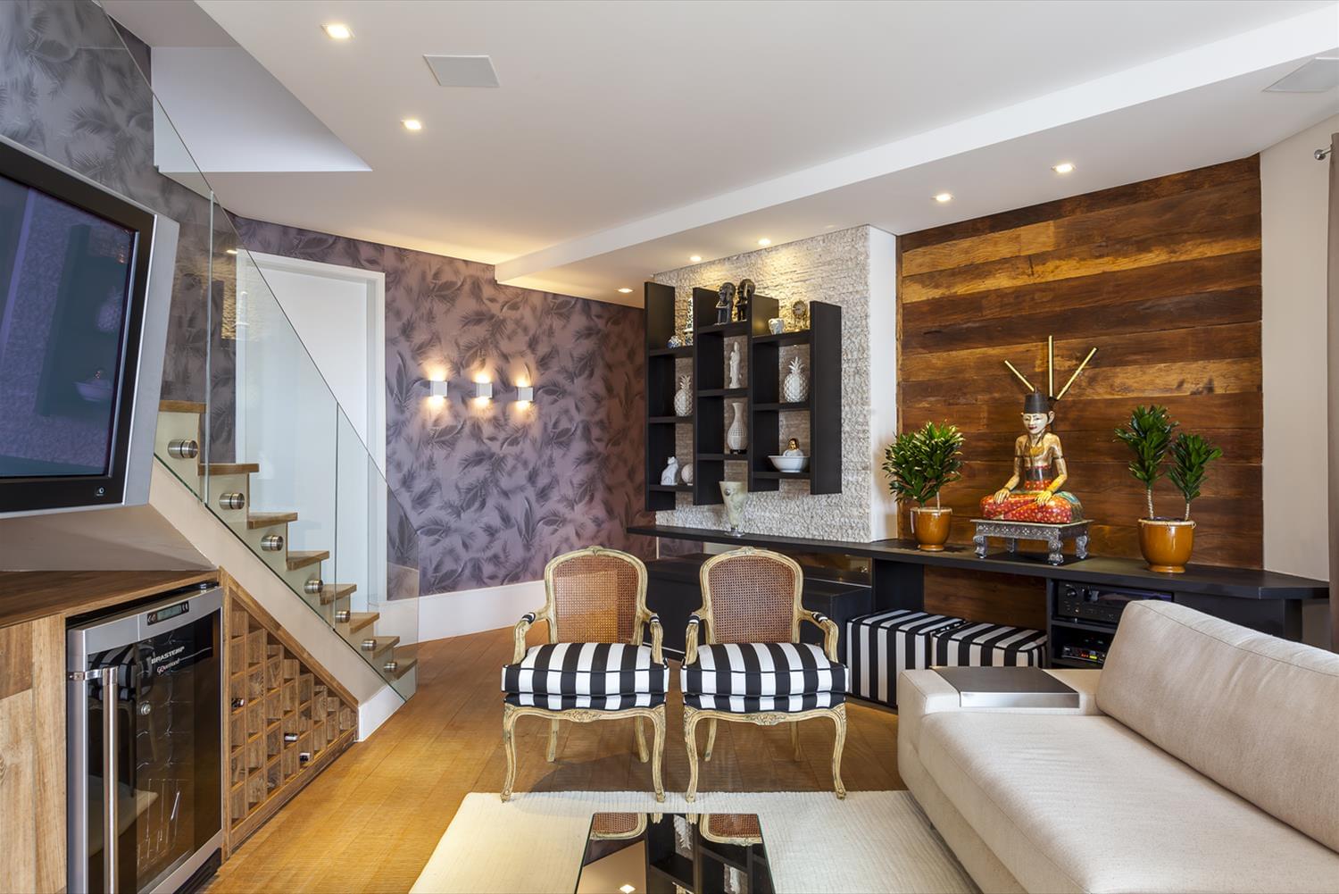 巴西圣保罗 350 平米现代公寓,木质与玻璃的精致细节-7