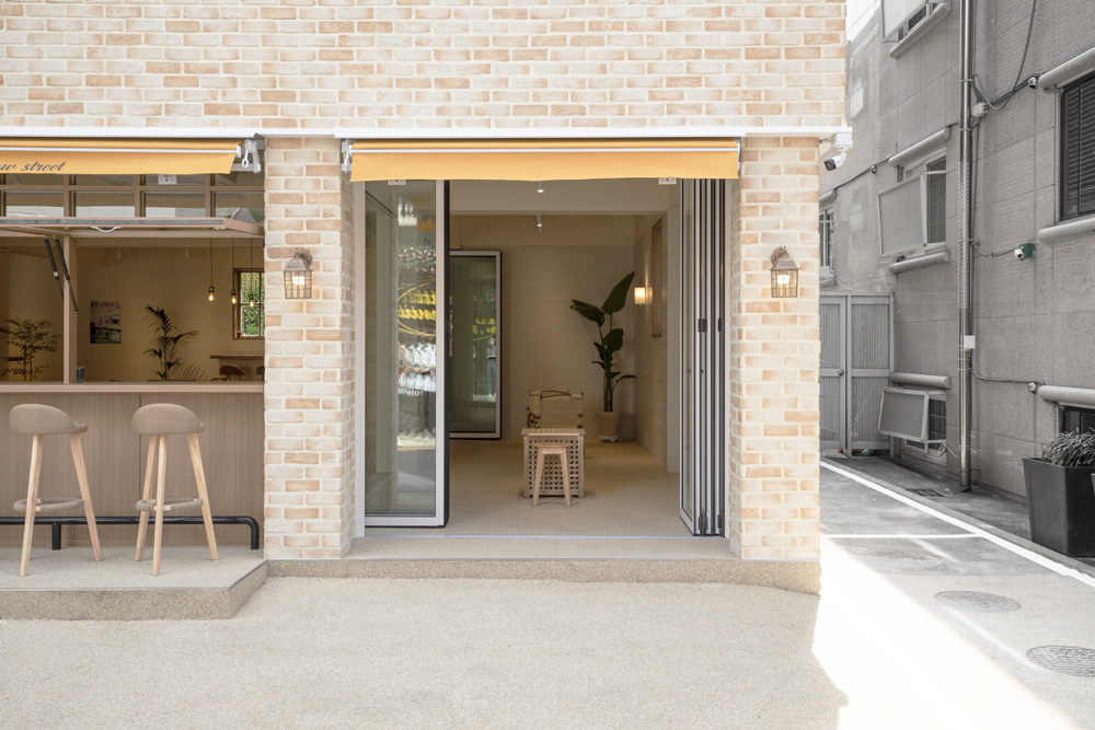 温馨优雅的白色与木色调餐厅设计-26