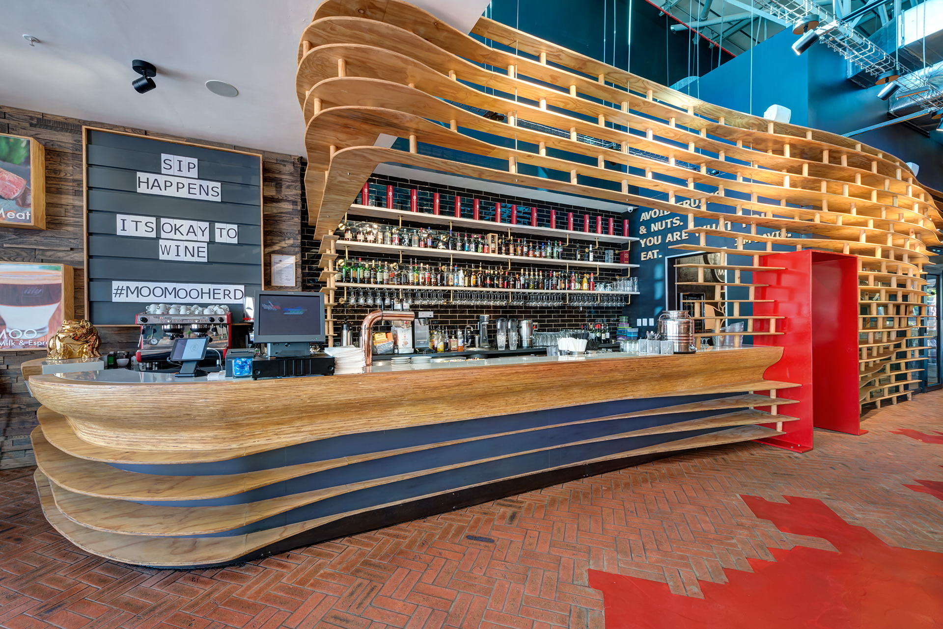 哞哞葡萄酒吧与烧烤餐厅丨南非比勒陀利亚丨COOOP™ | Design for Behaviour™-13