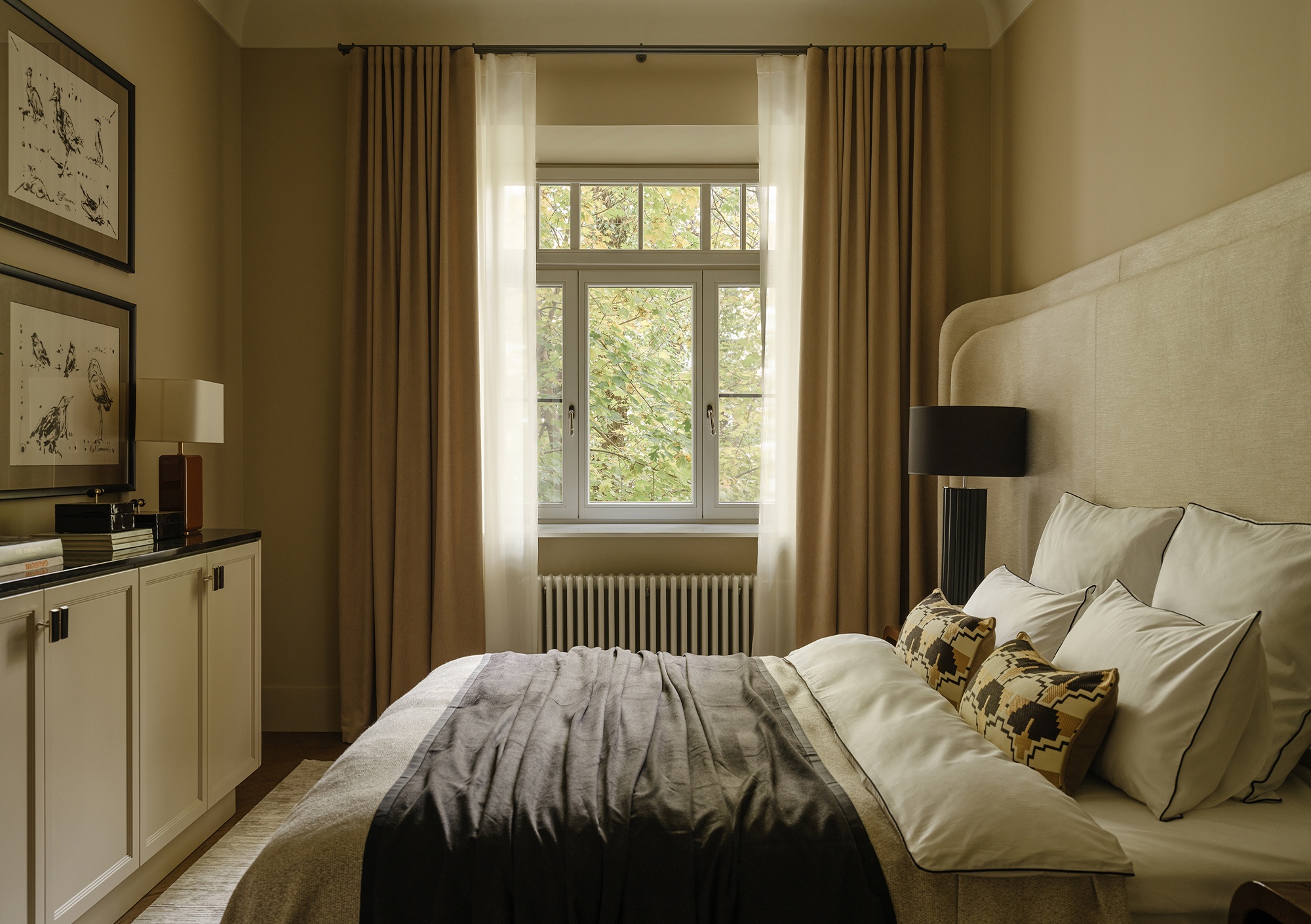 Elegant Apartment in Warm Tones : 当代设计表达丨Vera Lemeshko-28