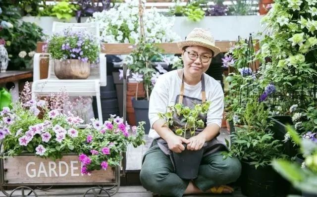 她在楼顶悄悄建了一座梦想花园，美翻了！这才是把日子过成诗的样子-1