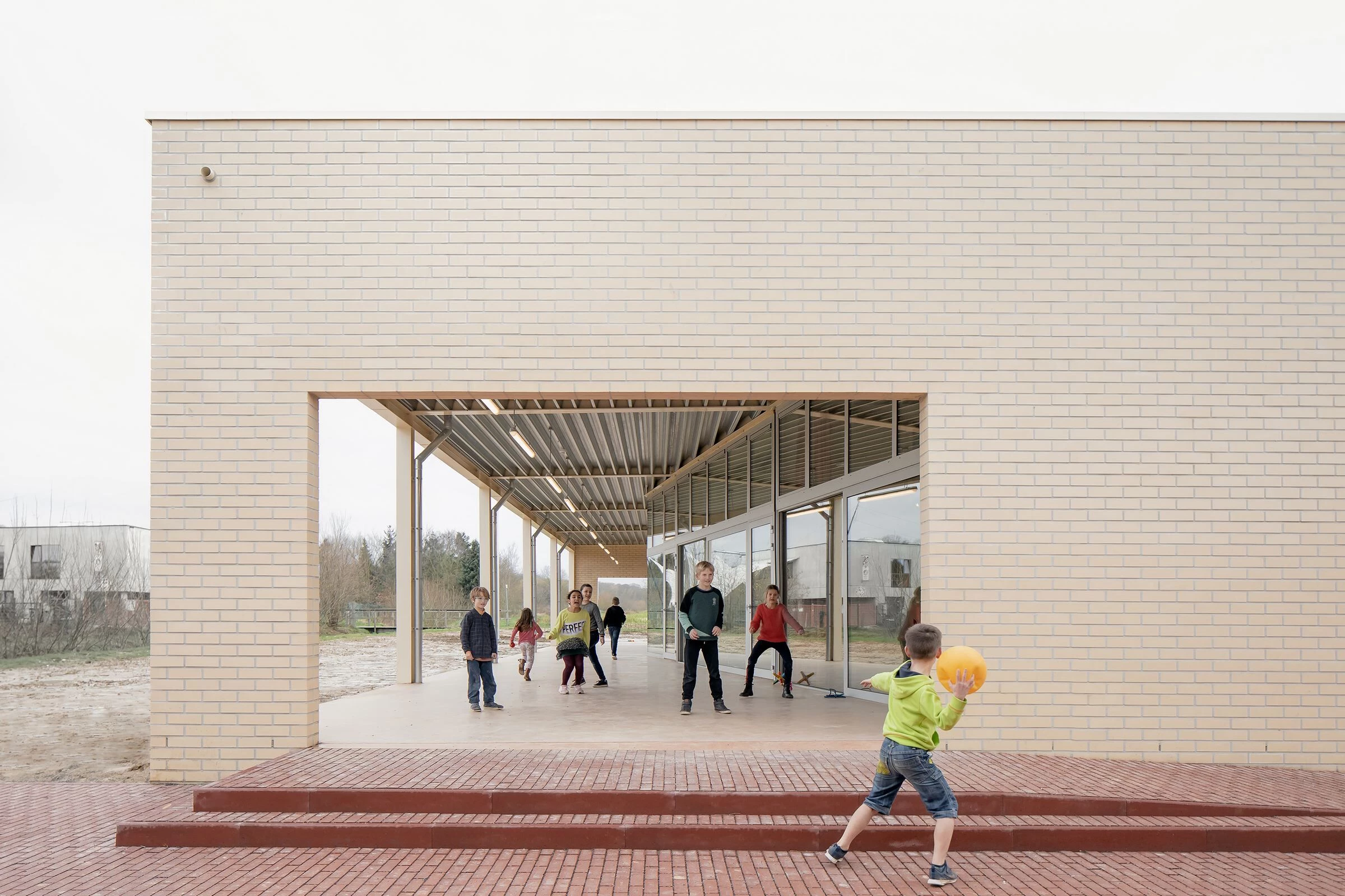 多功能社区中心 · 灵活适应的比利时 Warot 建筑丨BILD-18