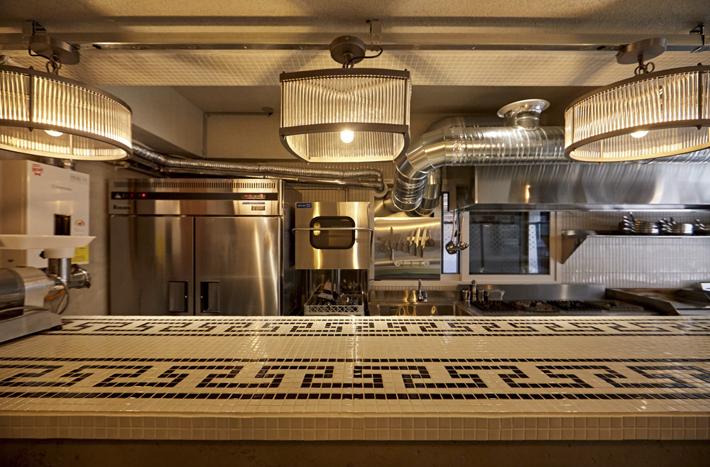 "现代简约餐厅设计 - 8 平米小空间的完美利用"-8