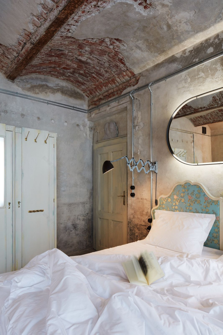 老城区公寓底层诗歌工作室室内设计丨捷克丨collcoll-44