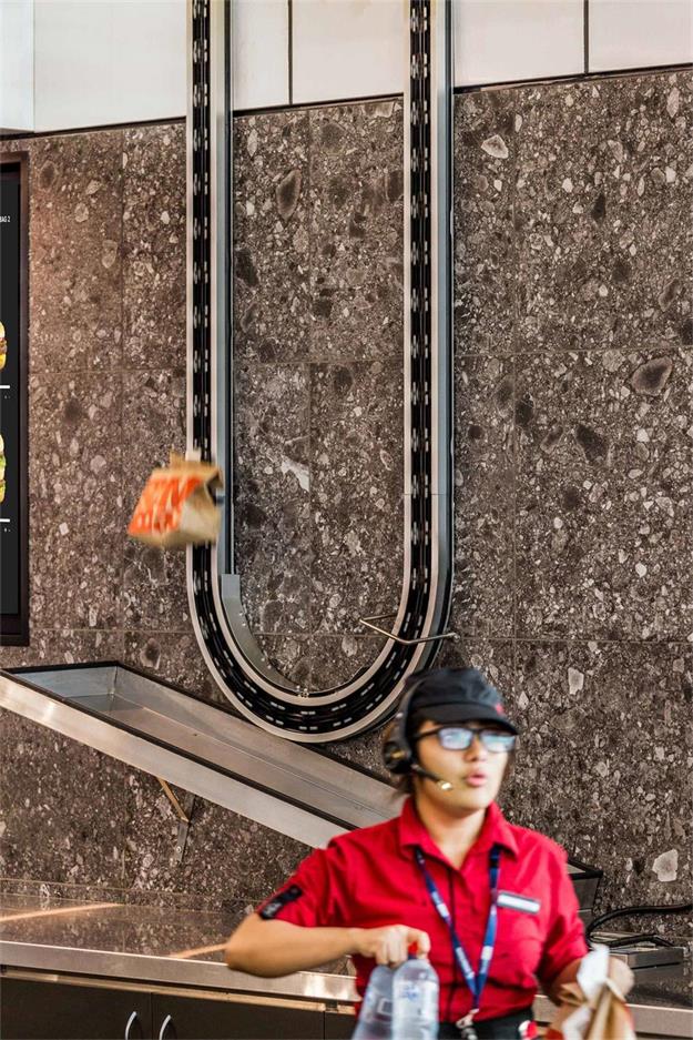 悉尼机场麦当劳店面设计丨澳大利亚悉尼丨Landini Associates-13