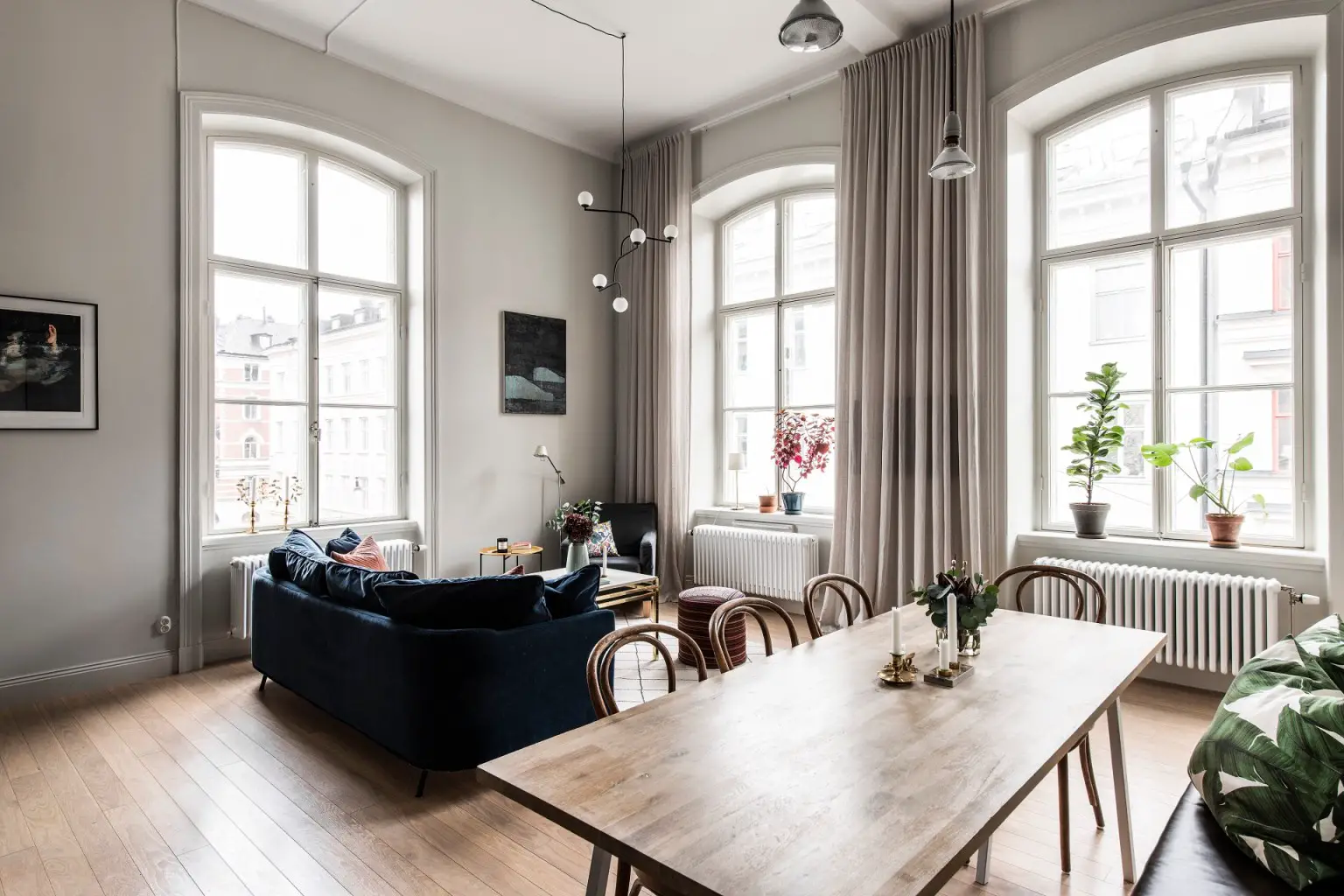 瑞典工业风 loft 设计，现代黑色厨房成亮点-7