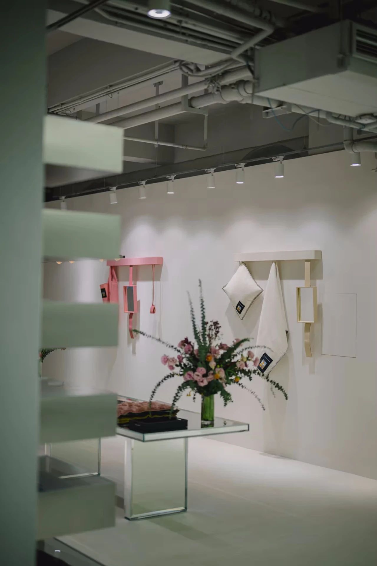 零售空间设计,赋予室内装饰以独特而新颖的视角-12