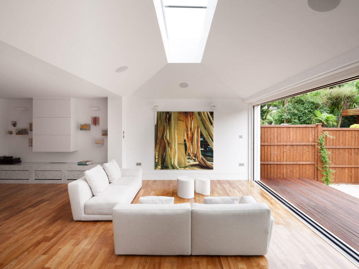 伦敦航海家庭梦幻之家 | 波浪墙与天窗的艺术-9