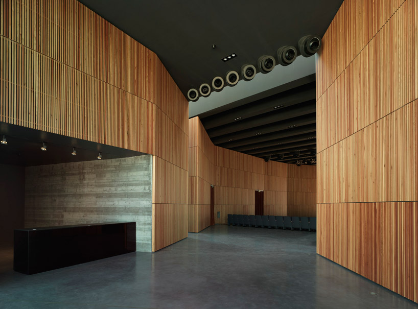 意式韵味的现代剧院——蒙塔尔托迪卡斯特罗-14