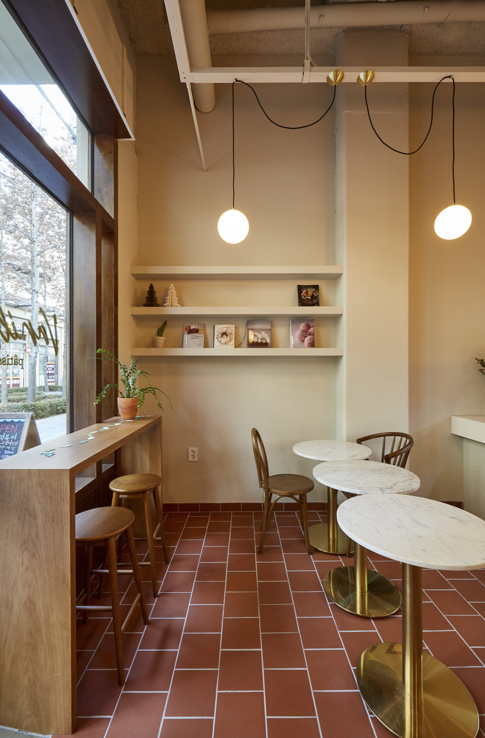 韩式小清新 14 坪甜品咖啡厅设计-11