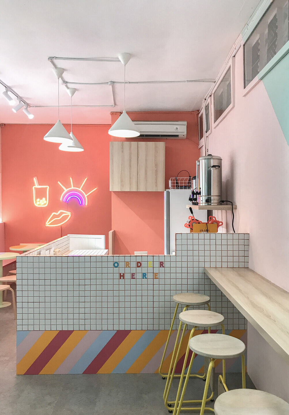 色彩斑斓的印尼 Boba Zilla 咖啡馆-9