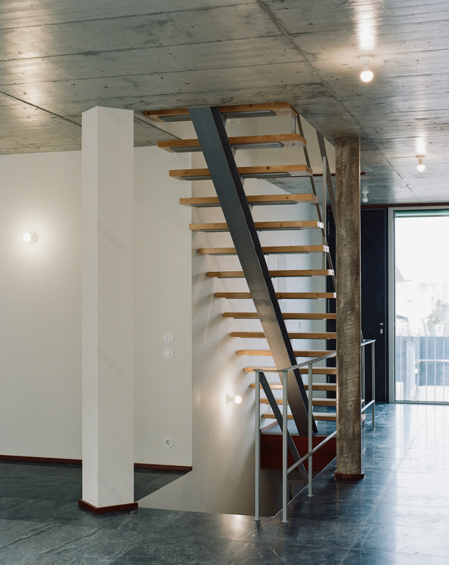 卡片住宅 | 葡萄牙 Fala Atelier 设计的双层“变形盒子”-28