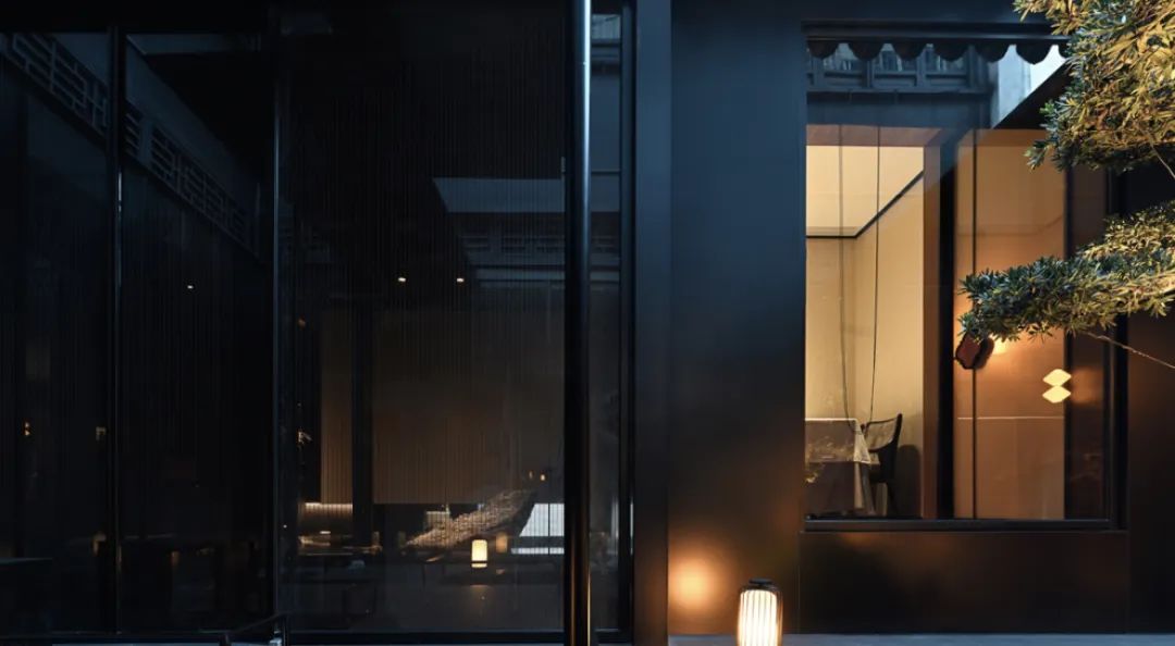 江南烟雨中的港式火锅餐厅设计丨中国无锡丨NONEZONE 南筑设计-11