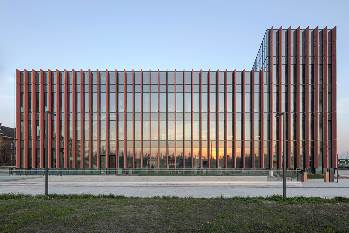 Zentrum für den Öffentlichen Dienst, Oppeln, Polen, Stadt- und Finanzamt - hw-9