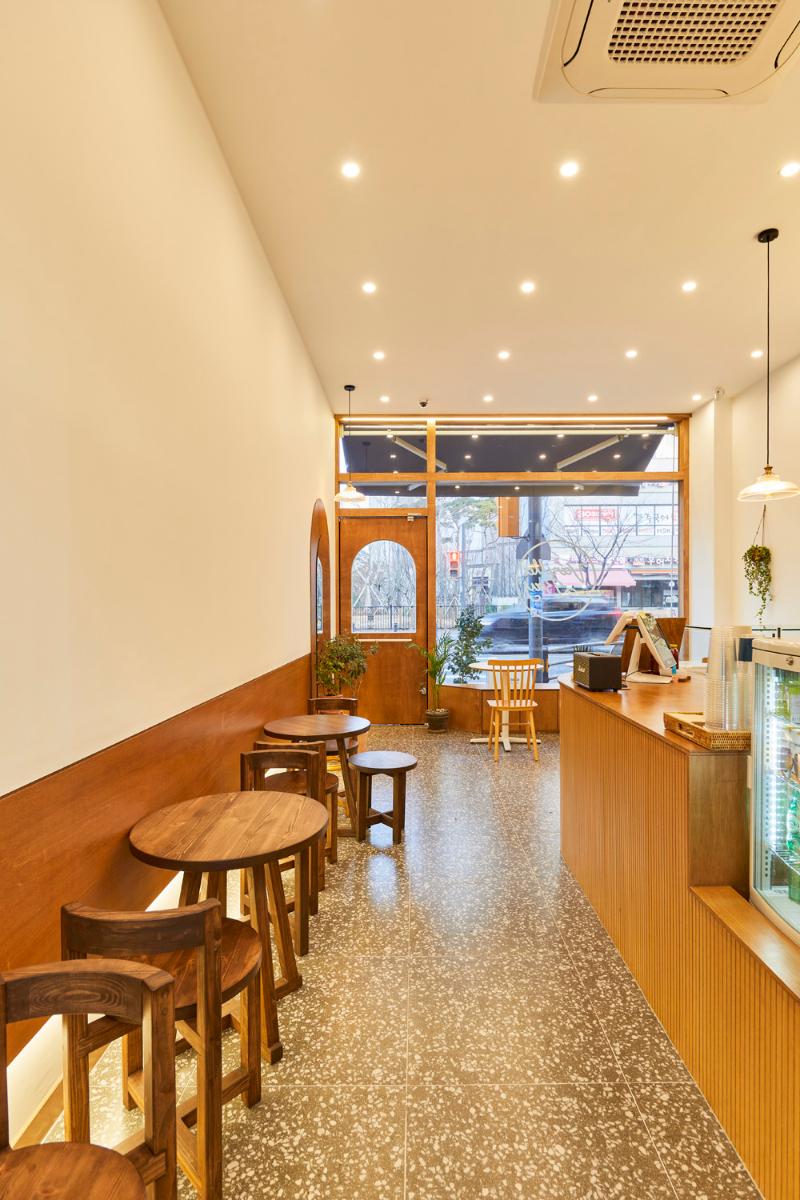 简约 12 坪咖啡厅，展现 IBO&Woodton 设计魅力-12