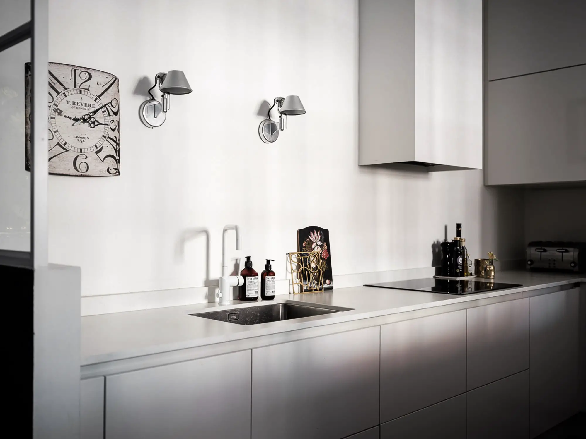 经典时尚一居室，玻璃墙设计打造通透空间-7