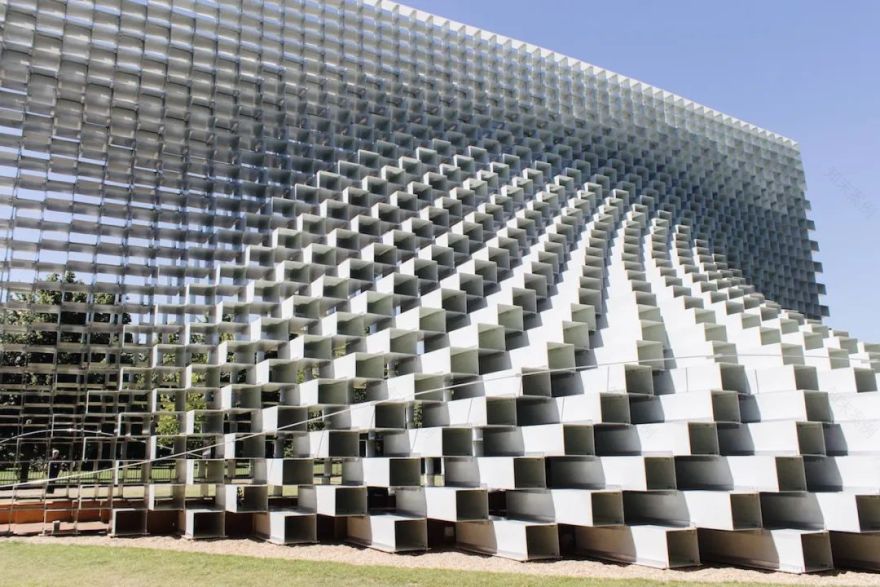 伦敦蛇形展馆"解构"之墙-20