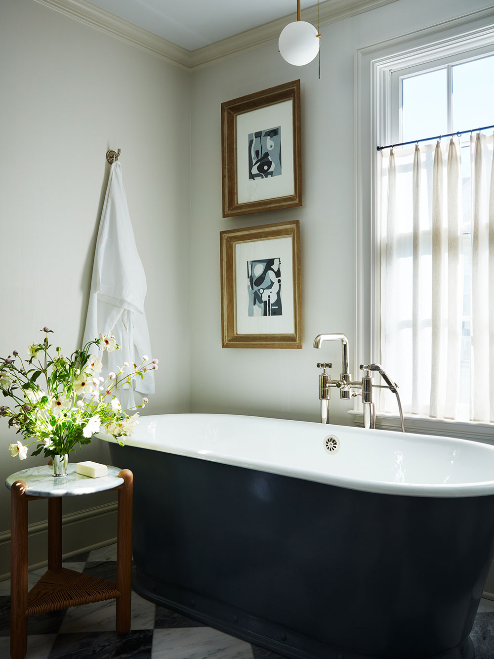 清爽蓝灰空间 | Connecticut 乡村别墅的时尚内饰设计-15