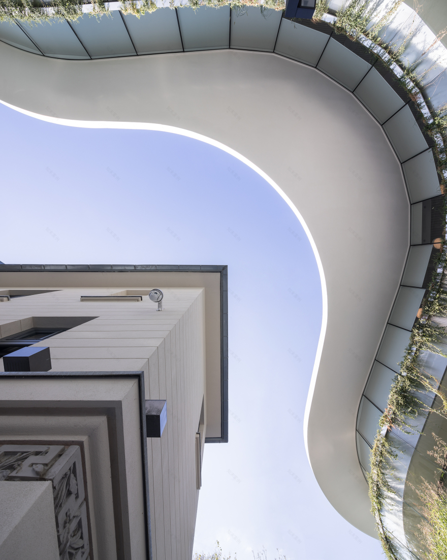 融合历史与现代的罗马尼亚 Oromolu 别墅室内设计-17