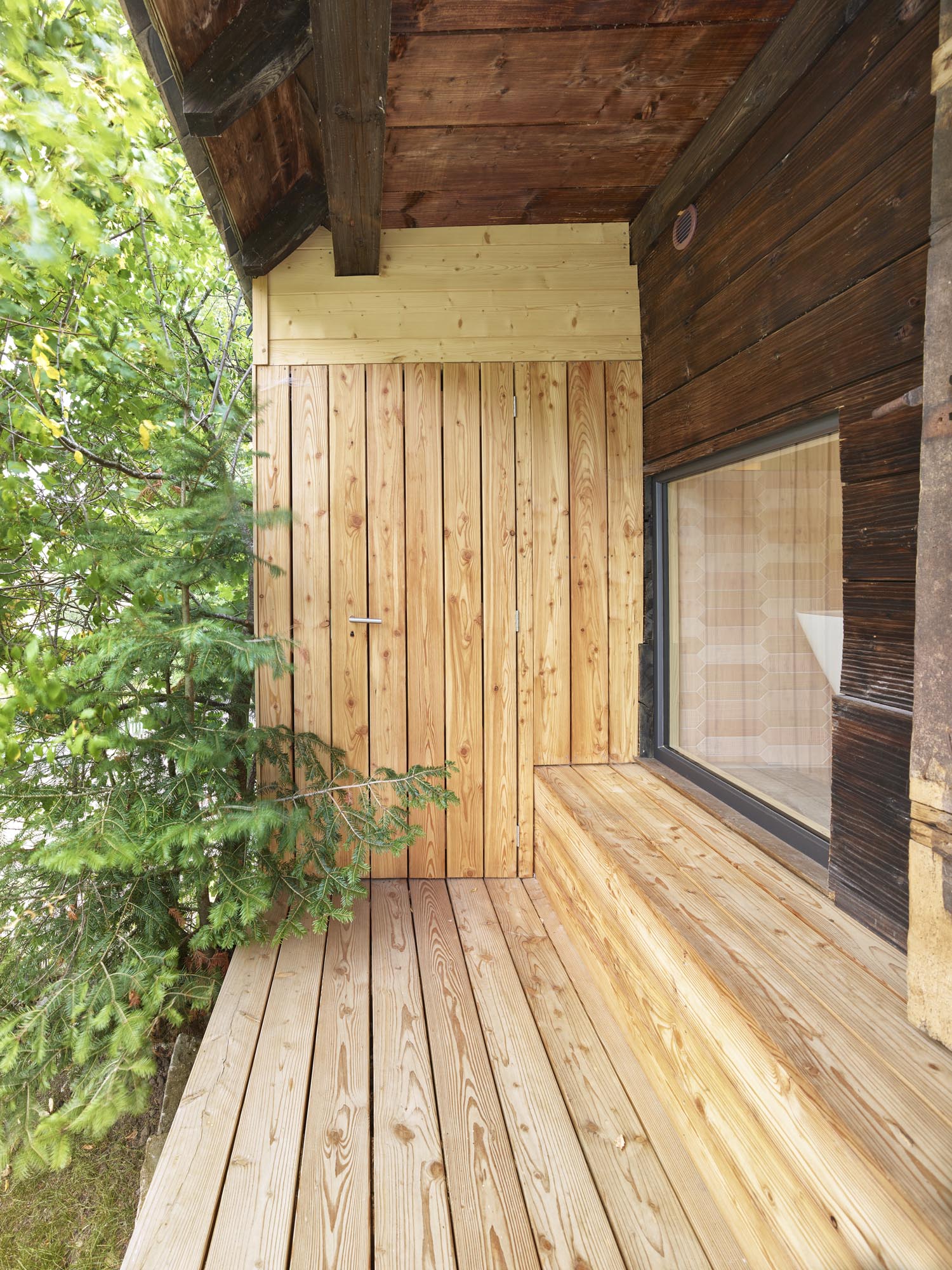 德国黑森林 1000 米高空的环保小屋-27