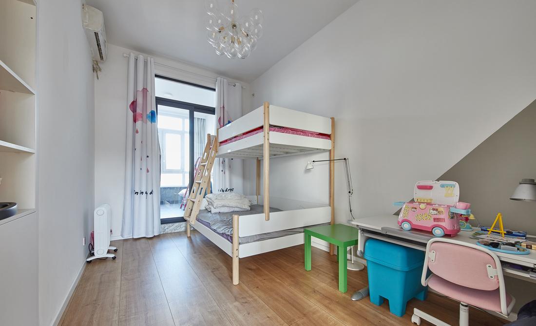 北漂航空家庭的简约宜居改造-26