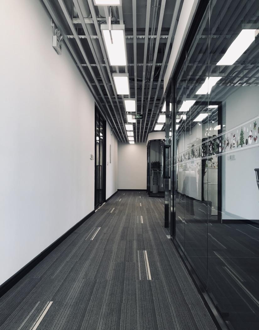 汉威国际工装创客空间——现代创意办公空间设计-16