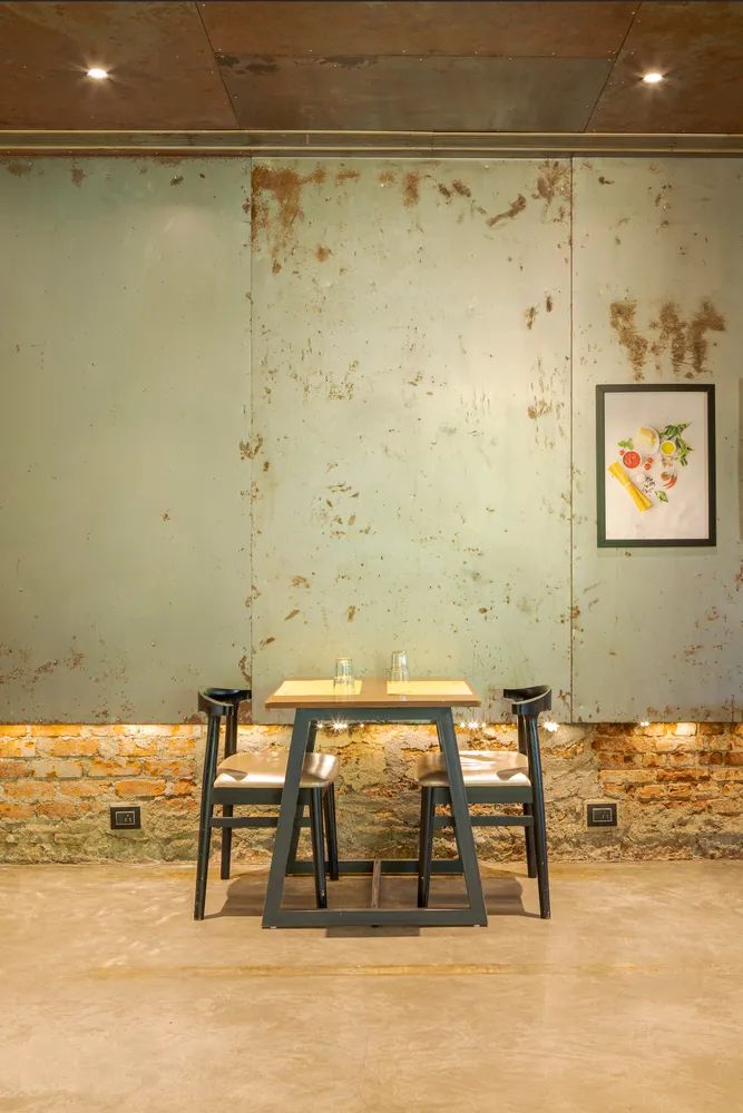 百年祖屋变身为现代餐厅-16