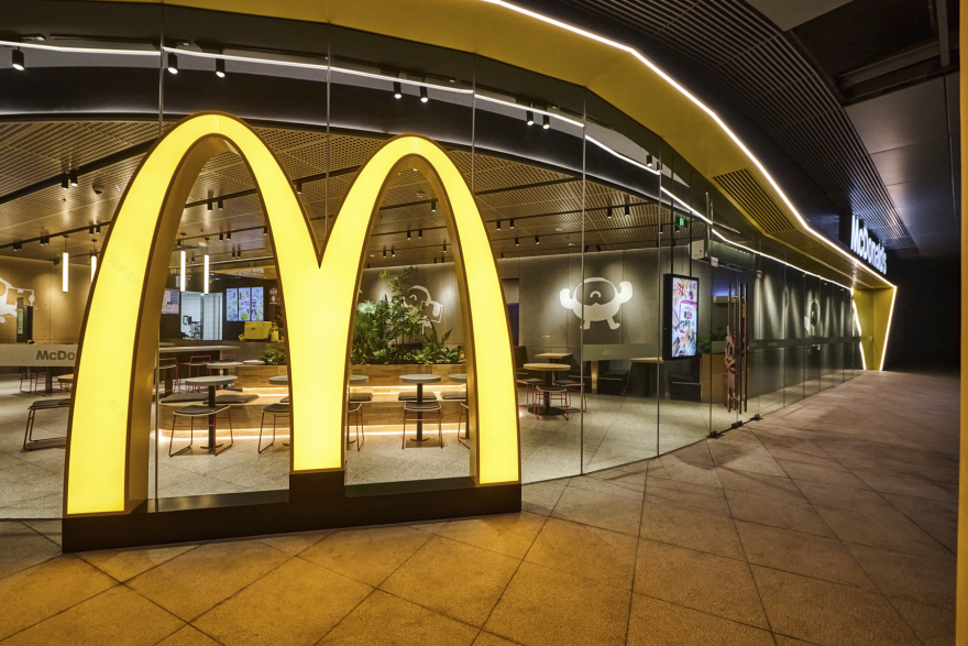 杭州余杭菜鸟智慧谷园区麦当劳门店设计丨中国杭州丨STILL YOUNG-11