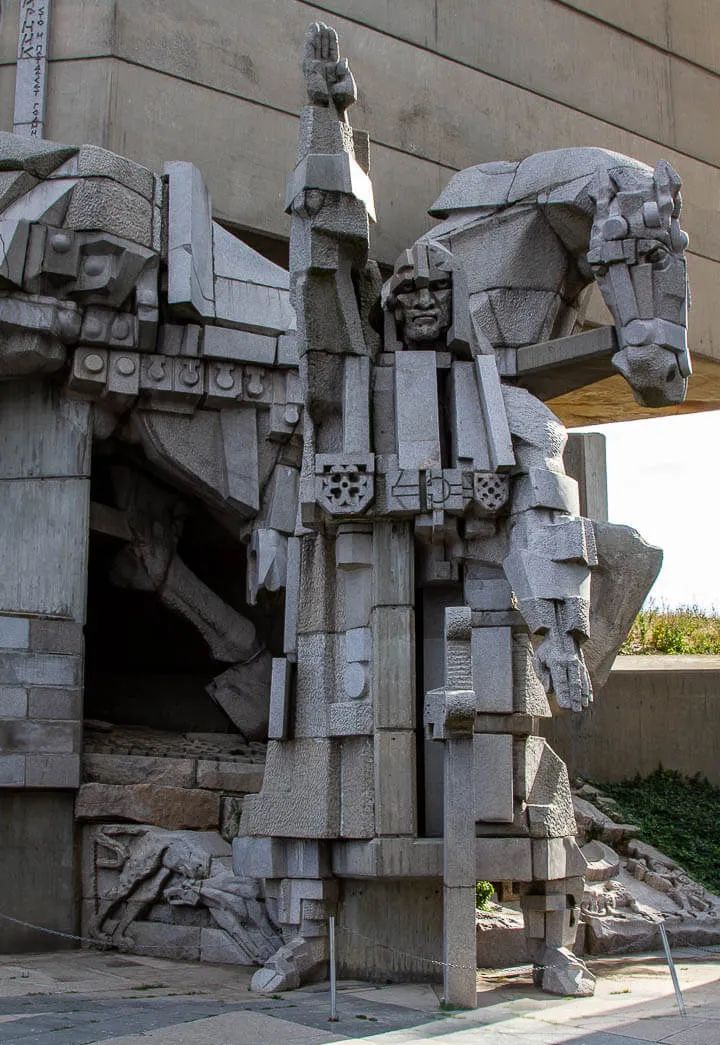 苏联粗野主义建筑及雕塑作品赏析丨多位设计师-68