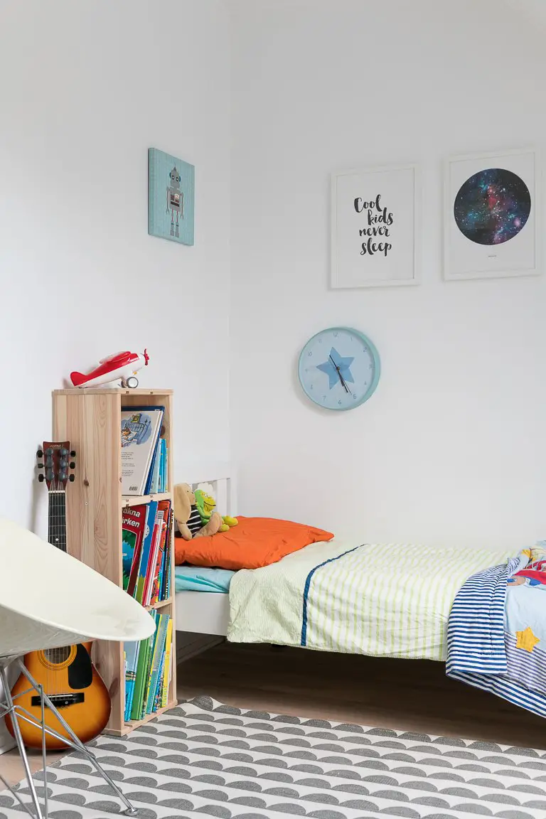 鲜亮色彩点缀的北欧风格 | 以白色为基调的清新空间-18