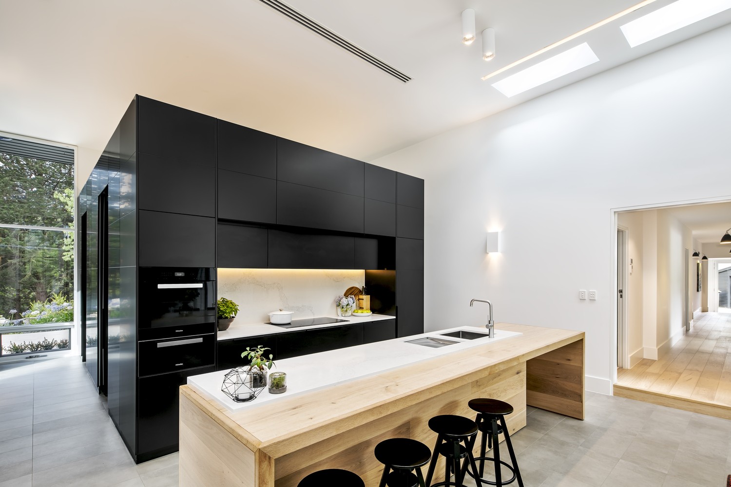 澳大利亚黑色系住宅设计-10