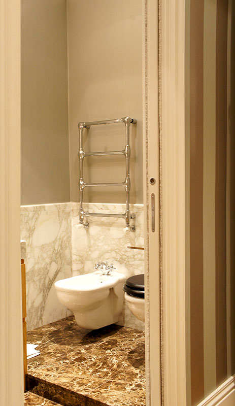 6月2日大屋（注：Casa常见意为房屋、住宅 ，Largo有宽阔的、大的等意思，II在罗马数字里表示2 ，Giugno是意大利语6月 ，这里结合实际情况灵活翻译为6月2日大屋 ，但Casa Largo可能是特定名称，若有更准确背景信息翻译会更精准） 丨Azzurra Garzone（建筑师）-16