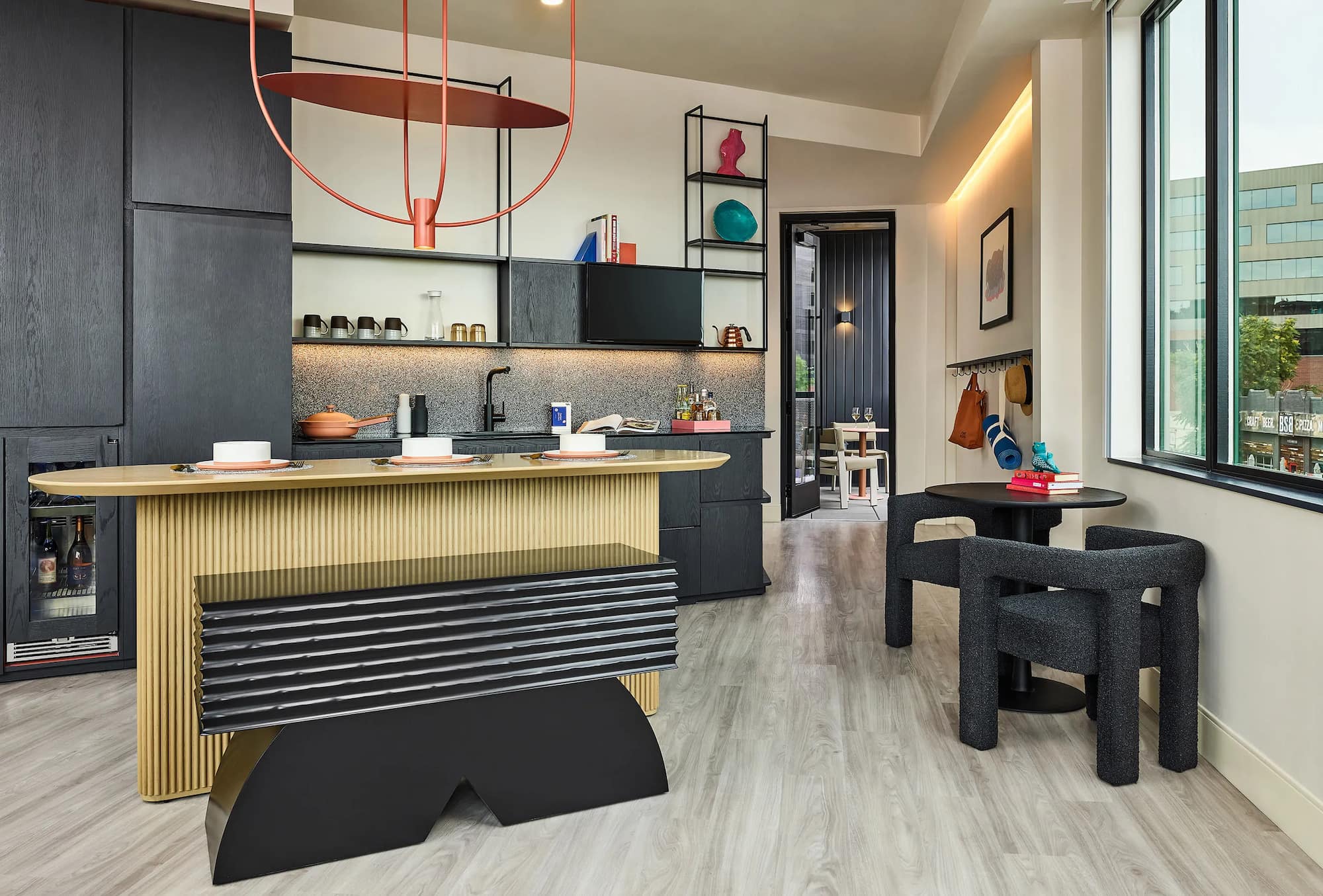 里诺猫鹊餐厅（注：如果Catbird是特定事物名称，RiNo 是 River North 的缩写，常指一些城市的特定区域，这里假设 Catbird 是餐厅名，RiNo 指里诺区，可根据实际情况调整） 丨美国丹佛丨OMFGCO-28